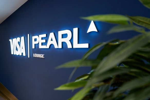 Spoločnosť Visa predstavila novú identitu salónika Visa Pearl Lounge na Letisku BTS
