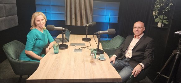 12, R. Fekete: Aké sú rozvojové plány letiska?