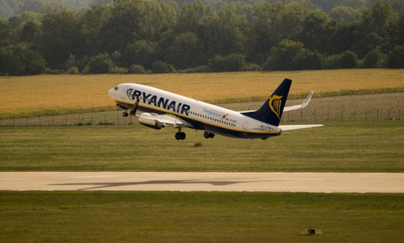 Ryanair odpustí poplatky za zmenu letu
