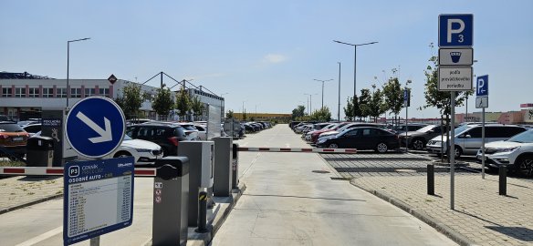 Letisko rozširuje parkovacie služby na letnú sezónu – ponúka o 338 parkovacích miest viac