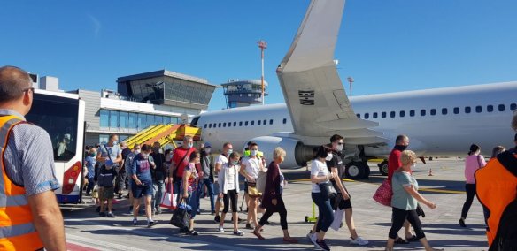 Cestovné kancelárie spustili dovolenkové charterové lety
