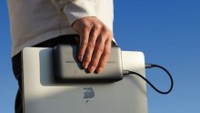 Letisko upozorňuje cestujúcich na pravidlá prepravy power bánk v lietadlách