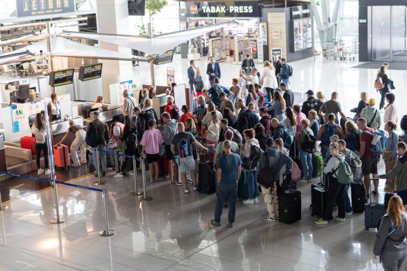 Most Passengers in October Departed to London and Milan