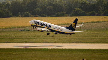 Ryanair odpustí poplatky za zmenu letu