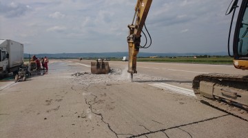 Oznam o údržbe vzletovo-pristávacej dráhy